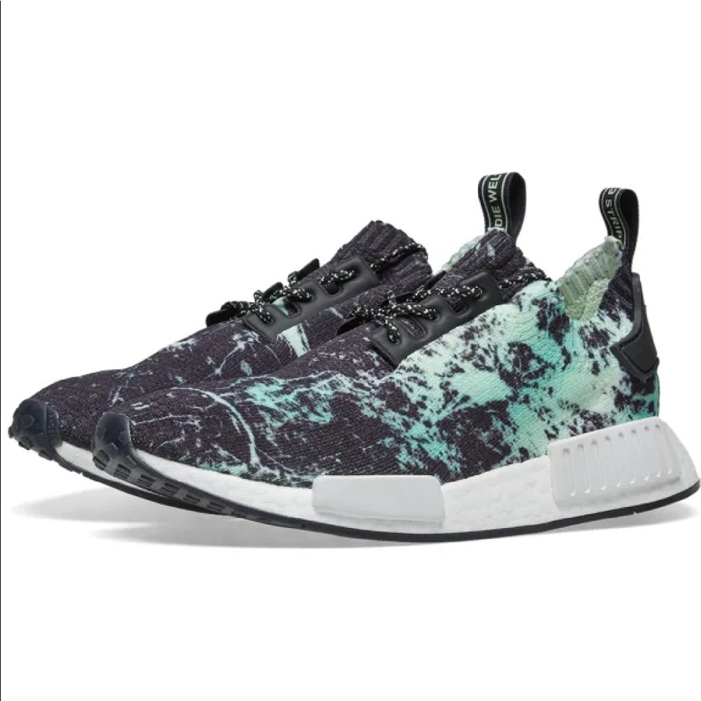 ADIDAS ENERGY NMD_R1 PK
CORE BLACK, WHITE & AERO GREEN SZ 9